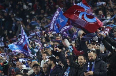 Rangers taraftarı Trabzonspor yüzünden küplere bindir! Ortalık karıştı