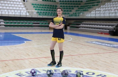  Milli hentbolcu Büşra Işıkhan, Fransa yolcusu