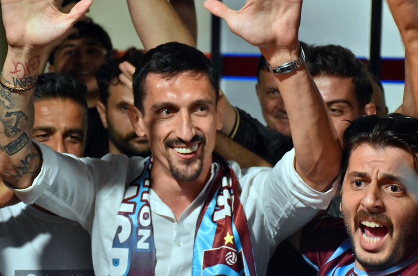 Yeni transfer Stefan Savic Trabzon'a geldi!