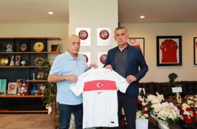 Ecmel Sarıalioğlu'ndan İbrahim Hacıosmanoğlu'na ziyaret