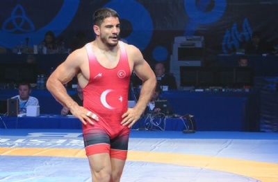 Milli güreşçi Taha Akgül finale çıkamadı