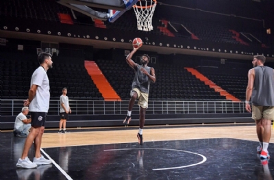 10 yıl sonra yükseldi! Mersin Spor'da mesai başladı