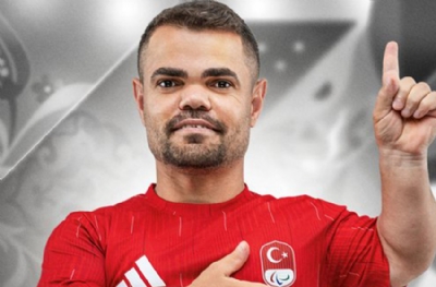 Abdullah Kayapınar Paris'te gümüş madalyanın sahibi oldu