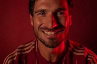 Hummels, Roma'ya imza attı