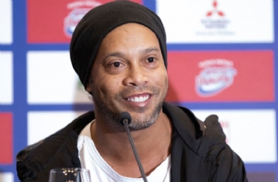 'Koca Ronaldinho' gazino eğlencesi oldu! Türk yıldızla aynı sahnede