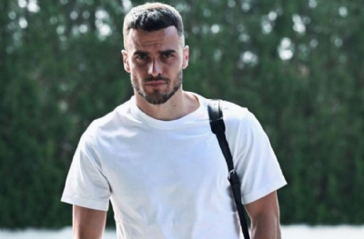 Fenerbahçe, Filip Kostic'i İstanbul'a davet etti