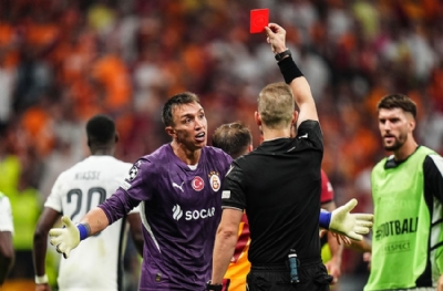 Kırmızı kart görmüştü! UEFA açıkladı! İşte Fernando Muslera'nın aldığı ceza