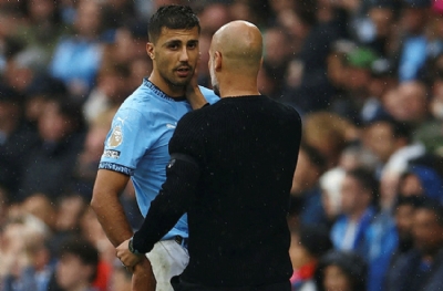 Manchester City'e çifte darbe