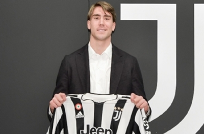 Arsenal Vlahovic'e teklif yapacak