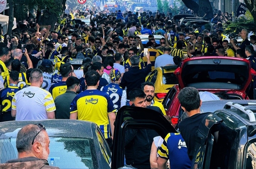 Yoğurtçu Parkı'nda tarihi gün! Fenerbahçeli taraftarlardan 