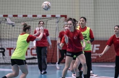A Milli Kadın Hentbol Takımı galibiyet sevinci yaşayamadı