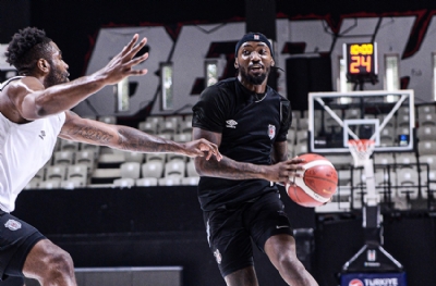 Beşiktaş, Tel Aviv karşısında