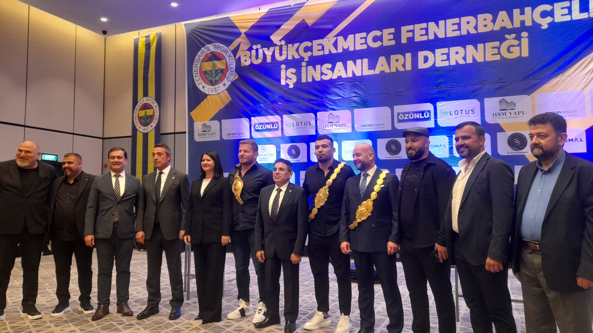 FENERBAHÇELİ İŞ İNSANLARI DERNEĞİNDEN MUHTEŞEM CUMHURİYET BALOSU