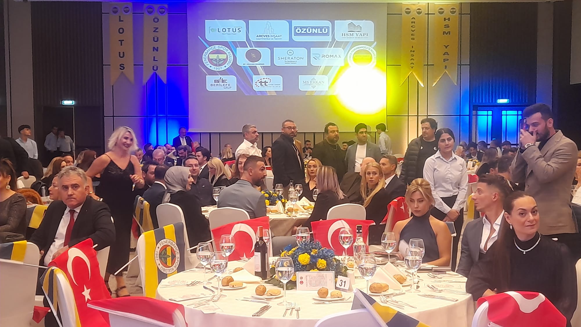 FENERBAHÇELİ İŞ İNSANLARI DERNEĞİNDEN MUHTEŞEM CUMHURİYET BALOSU