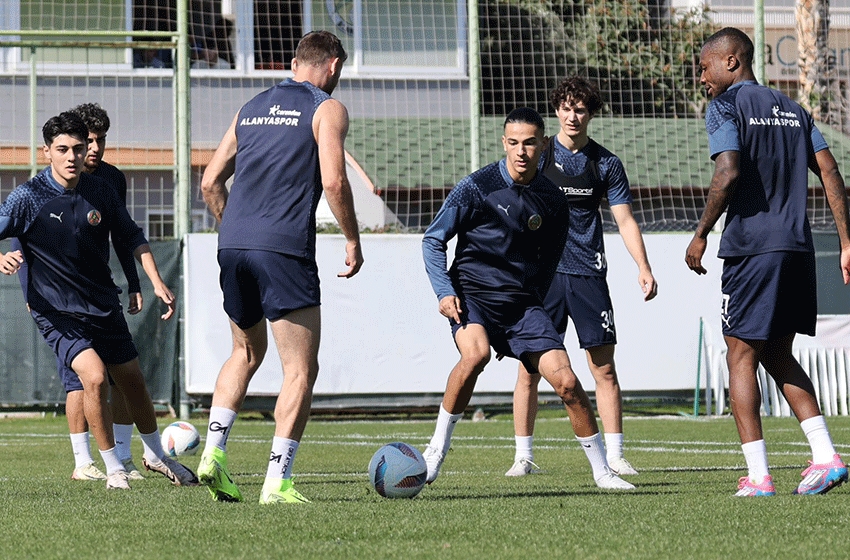 Alanyaspor'da Karagümrük mesaisi