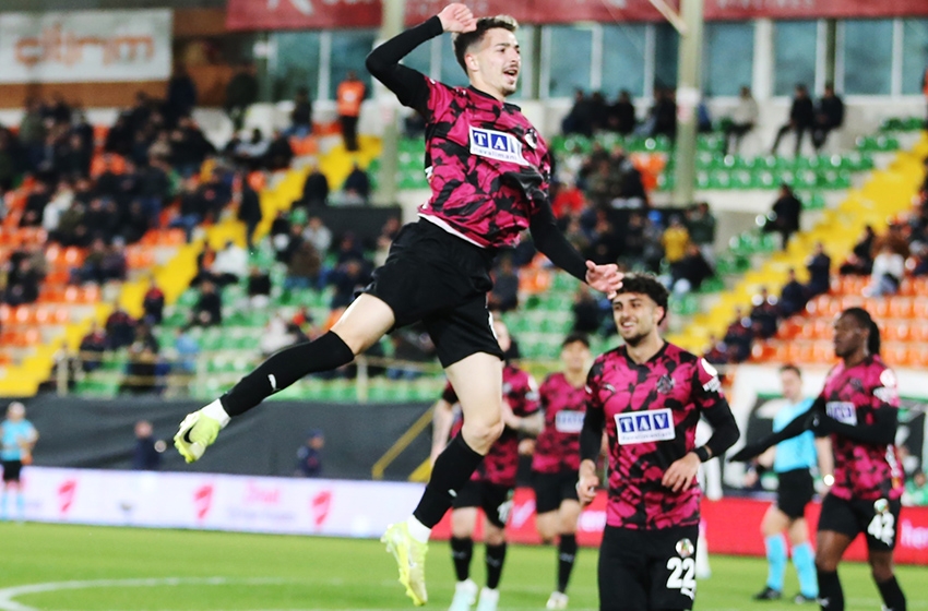 Alanyaspor-Fatih Karagümrük: 4-1 (MAÇ SONUCU)