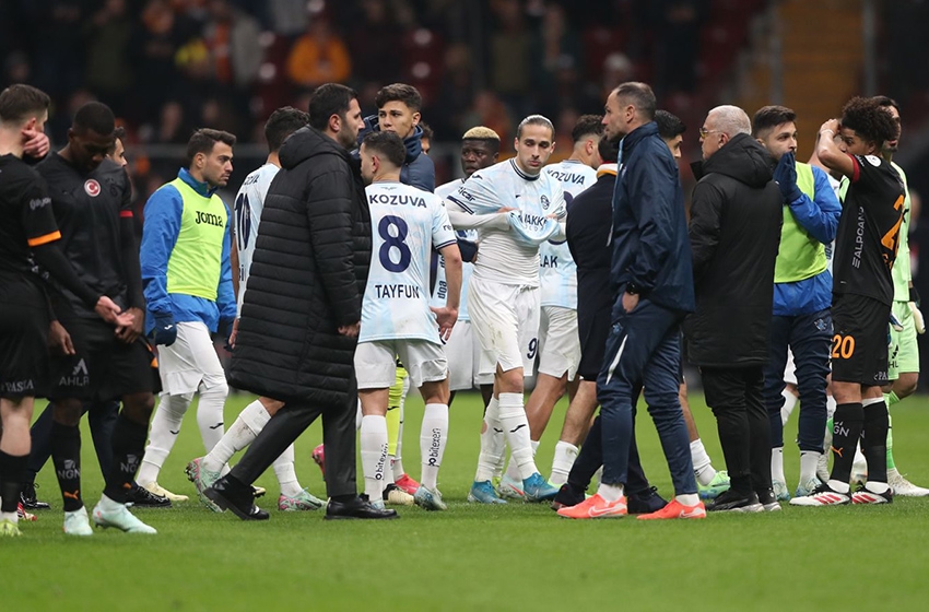 Son dakika: Adana Demirspor sahadan çekildi