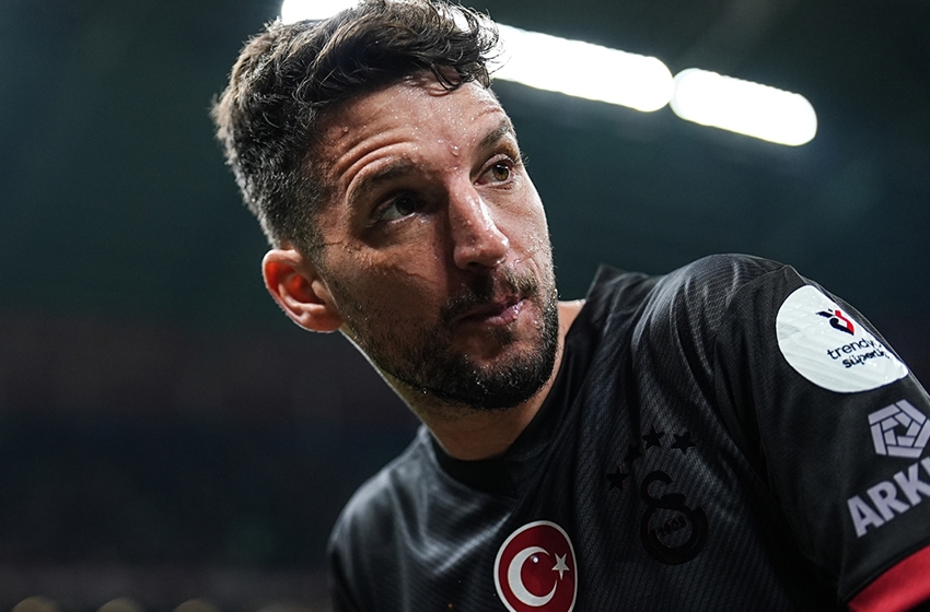 Mertens'e Oumar Niasse cezası! 2 maç men