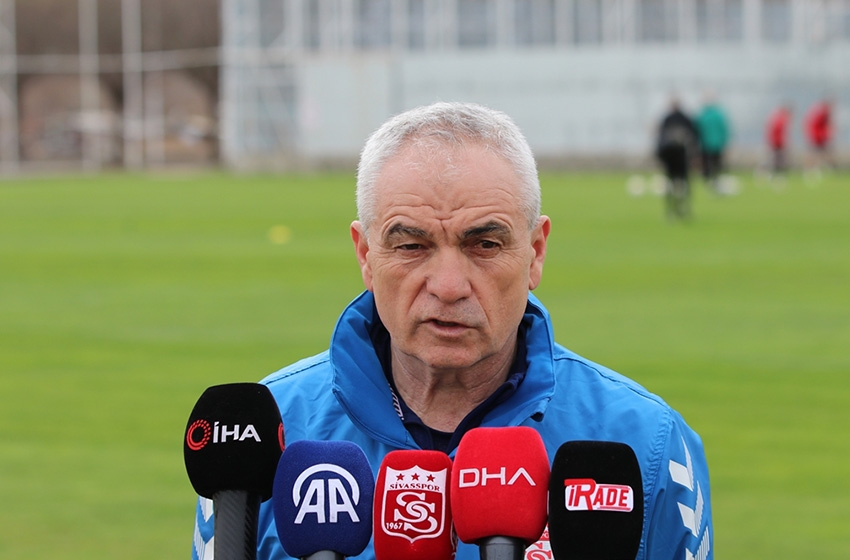 Rıza Çalımbay takımdan umutlu