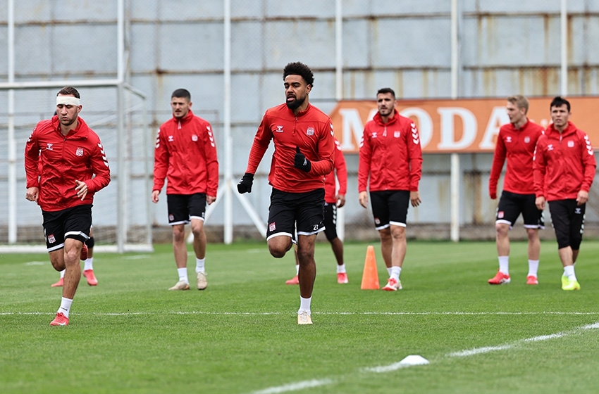 Yiğidolar, Fenerbahçe'ye hazırlanıyor