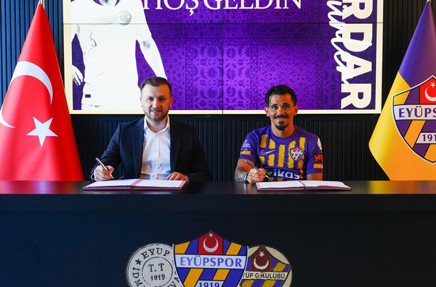 Eyüpspor'dan bir imza daha
