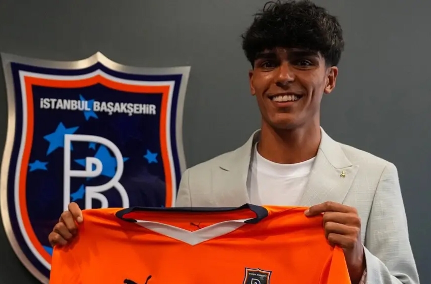 RAMS Başakşehir, Berkay Aslan'ı renklerine bağladı