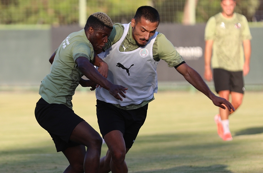 Alanyaspor'un Erzurum kampı başladı