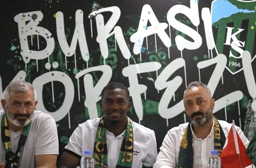 Kocaelispor, sağ bek Dijksteel ile sözleşme imzaladı