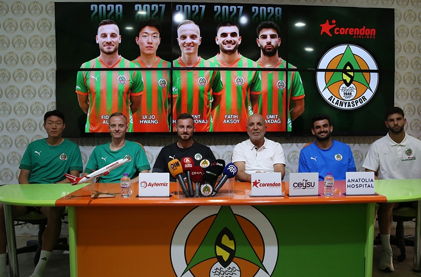 Alanyaspor'dan 5 imza birden