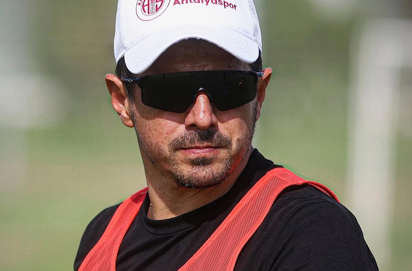 Emre yine şapkadan tavşan çıkaracak