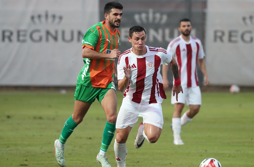  Alanyaspor, hazırlık maçında Antalyaspor'u 1-0 yendi
