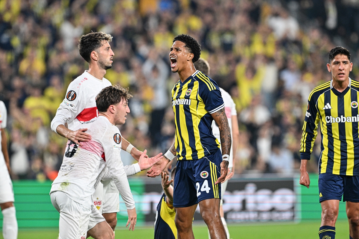 Fenerbahçe'de stoper transferi: Her şey 'o' isme bağlı!