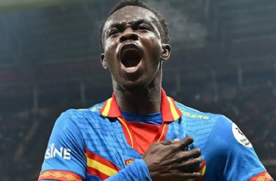 Galatasaray ve Avrupa ekiplerinin gözdesi Dennis Süper Lig'de zirvede