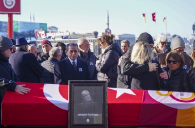 Galatasaray, Gökmen Özdenak'a veda etti
