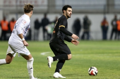 Kaan Ayhan'ın göbeği formaya sığmadı