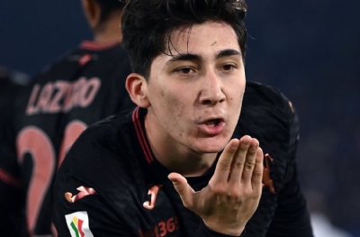 Beşiktaş orta saha ararken evlat Roma'yı yaktı!