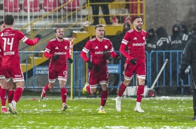 Eminevim Ümraniyespor - Serikspor: 5-0 (MAÇ SONUCU)