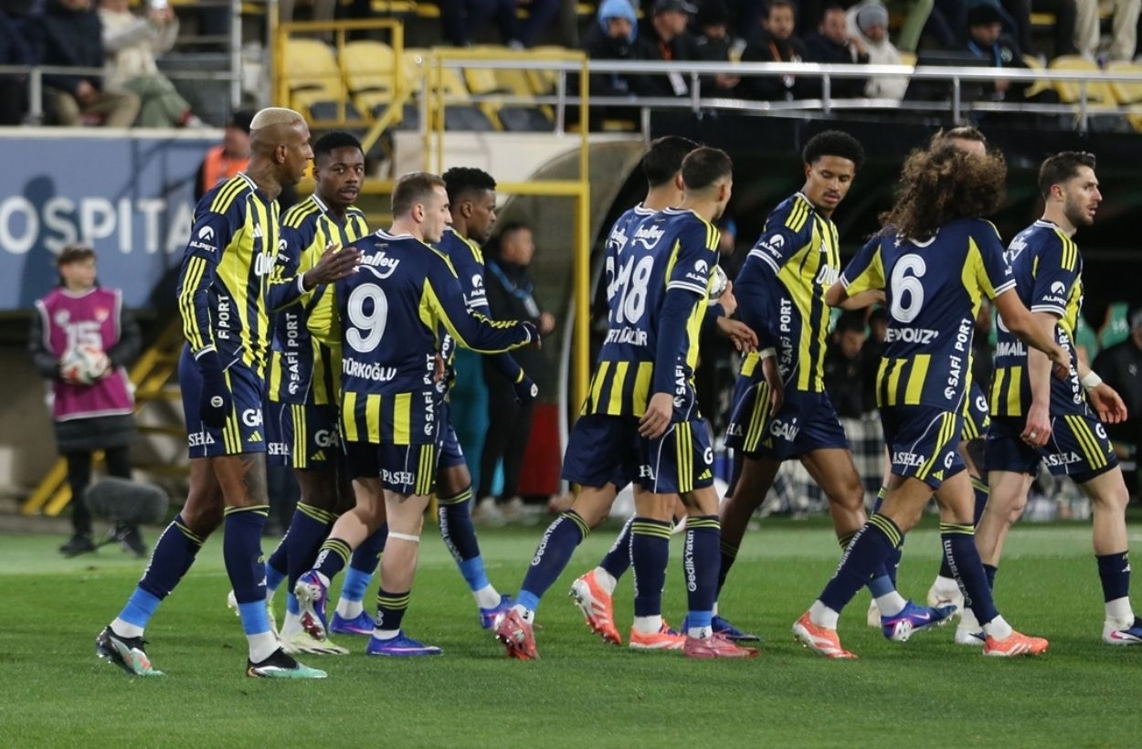 Alanyaspor-Fenerbahçe: 2-3 (MAÇ SONUCU)