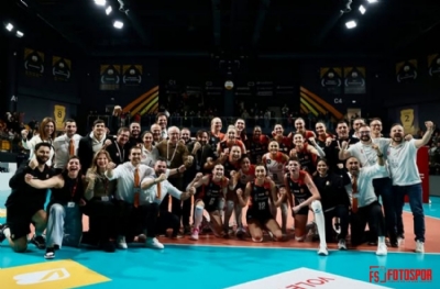 VakıfBank - Eczacıbaşı Dynavit: 1-3 (MAÇ SONUCU)