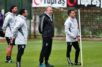 Beşiktaş'ta 1 futbolcu kadro dışı kaldı