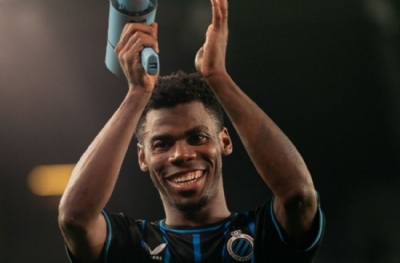 Türk bayraklı uçağa binen Onyedika idmanda