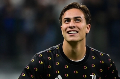  Kenan Yıldız uzaylı! Onu ayrı seviyorum