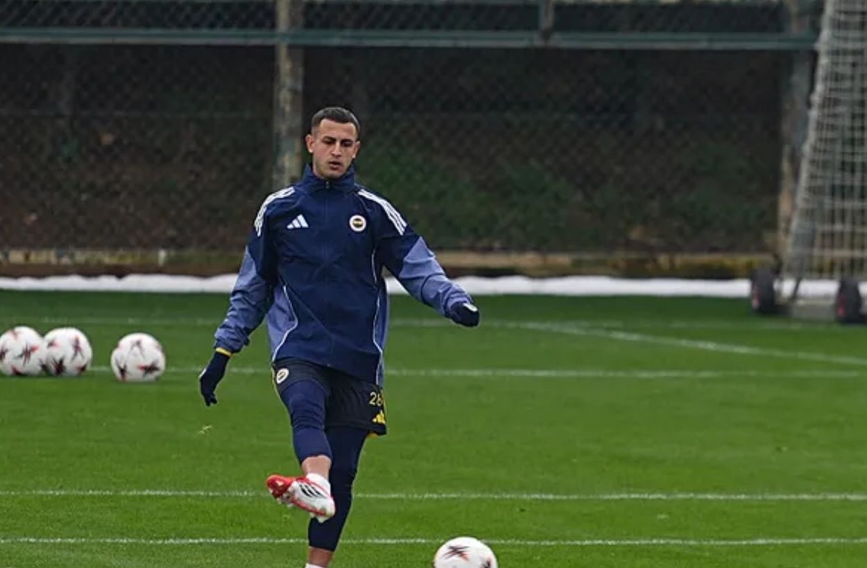 Fenerbahçe, Bartuğ Elmaz'ı kiraladı