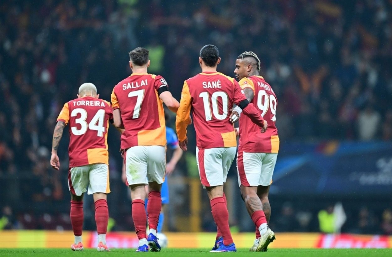 Galatasaray İngiltere'den 3 puanla dönmek istiyor