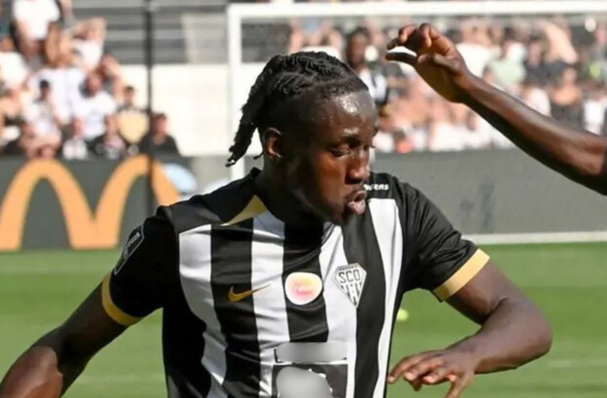 Cherif'i Oulai getiriyor