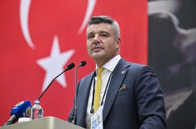 Sadettin Saran konuştu divan üyeleri ayakta alkışladı