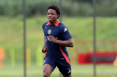 Beşiktaş için geliyordu! Manchester United yoldan çevirdi