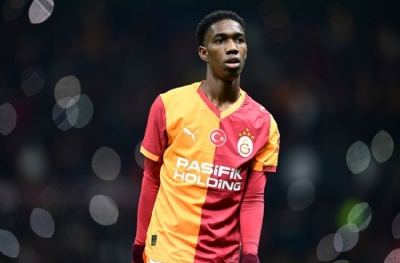 Sacha Boey, Yaser Asprilla'yı yiyecek