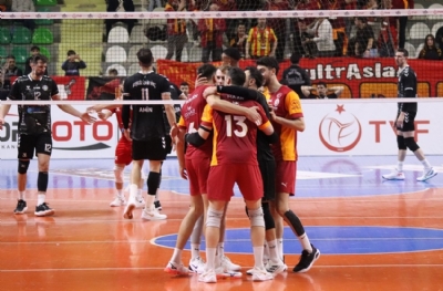 Kuşgöz İzmir Vinç Akkuş Belediyespor - Galatasaray HDI Sigorta: 2-3 (MAÇ SONUCU)