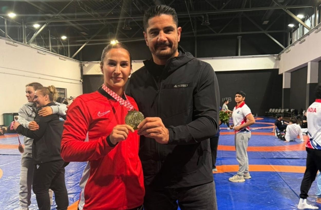 Buse Tosun Çavuşoğlu'ndan altın madalya